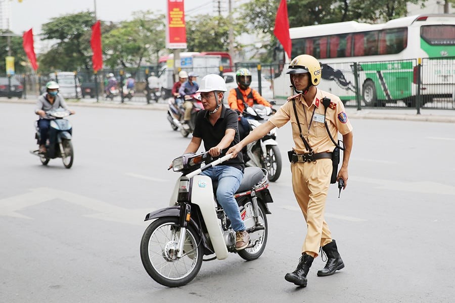 nằm Mơ bị công an bắt 